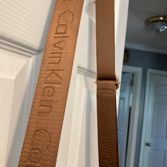 Calvin Klein Crossbody Purse - Picture 5 of 6